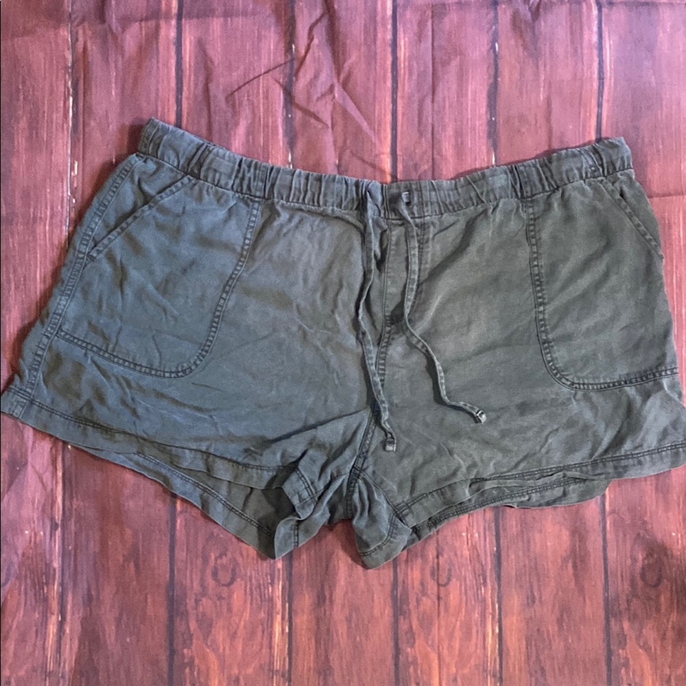GAP Green Athletic Shorts Lightweight Elastic Waist